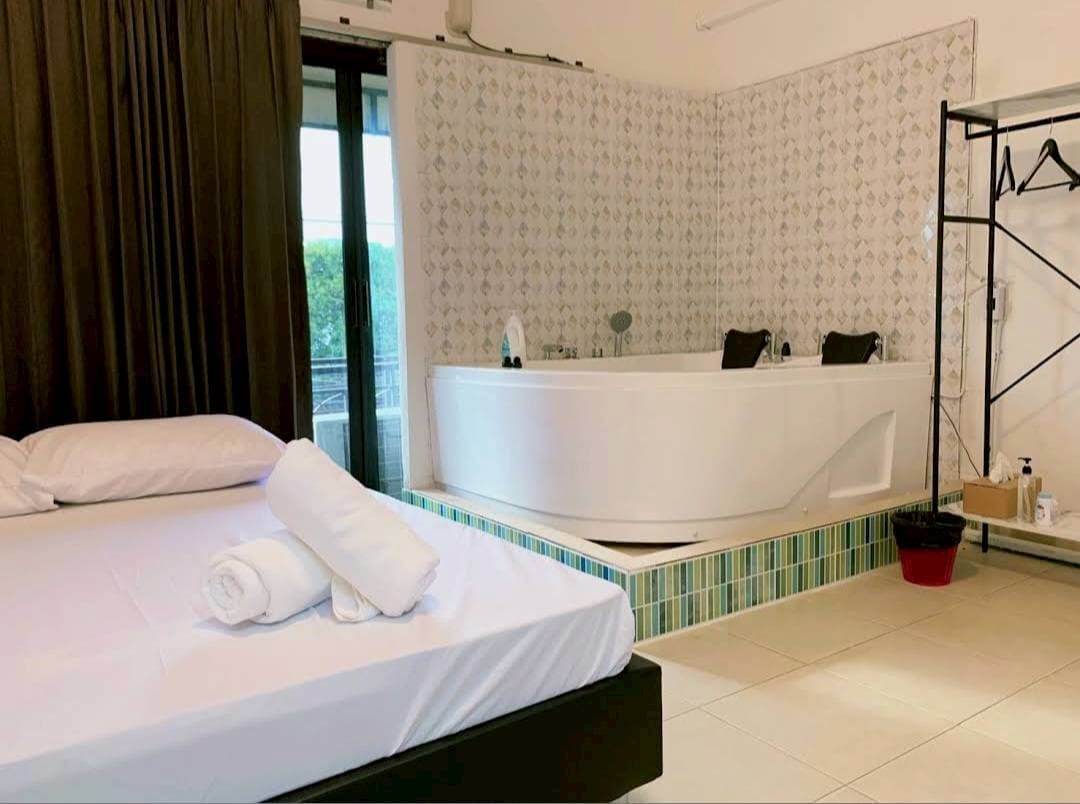 ภาพสถานที่ทำงาน White Modeling 4